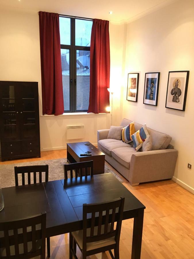 Stylish City Centre Apartment Cardiff Exterior photo