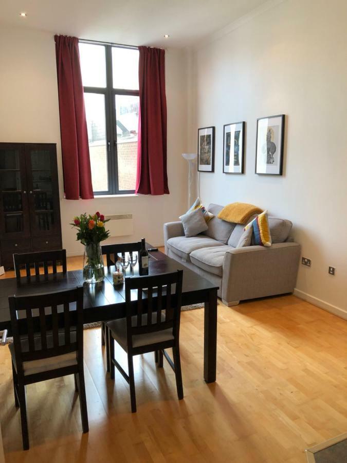 Stylish City Centre Apartment Cardiff Exterior photo